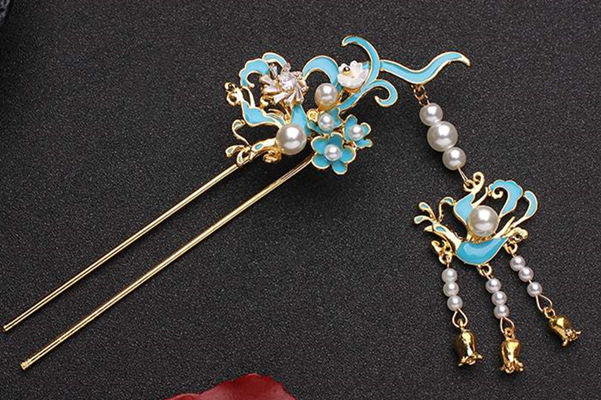 phoenix hairpin (fengtou chai)